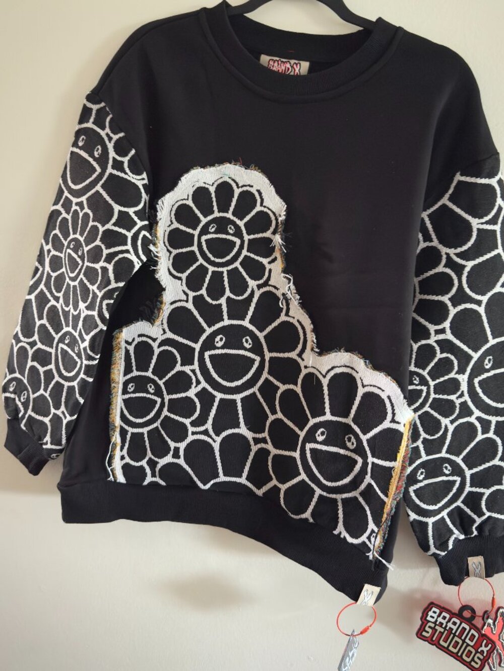 Brand X Studios Black & White Flower Tapestry Sweatshirt NWT Size L